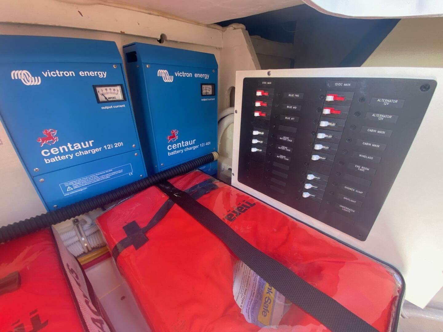 2019 Tiara Yachts 34LX