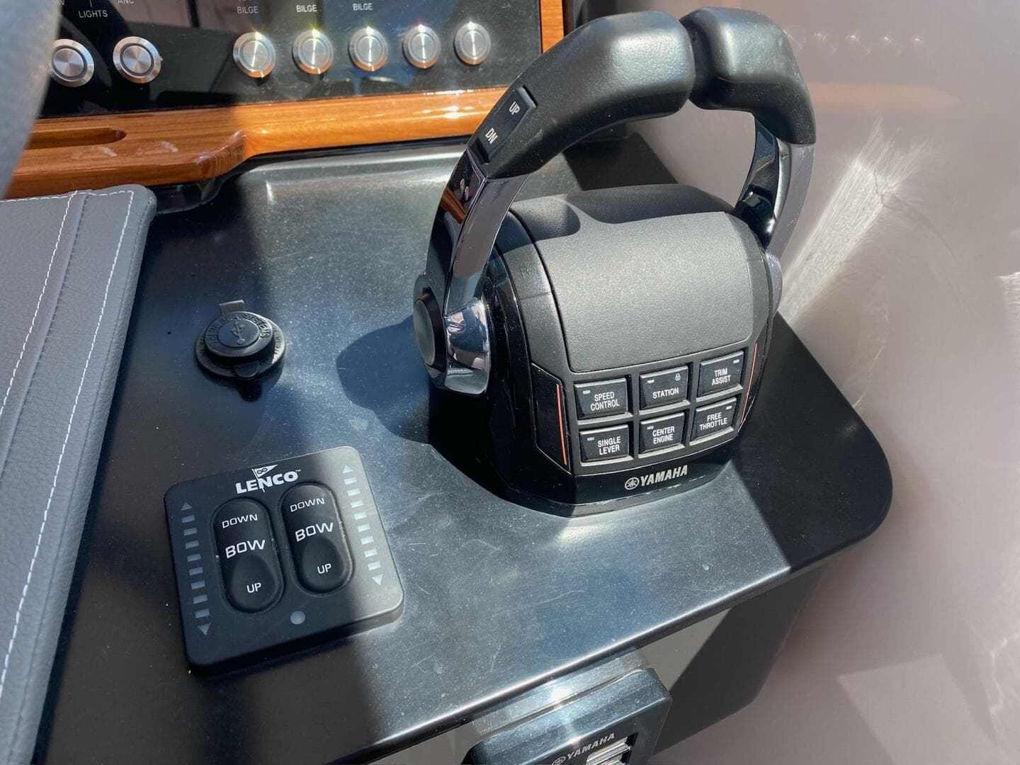 2019 Tiara Yachts 34LX