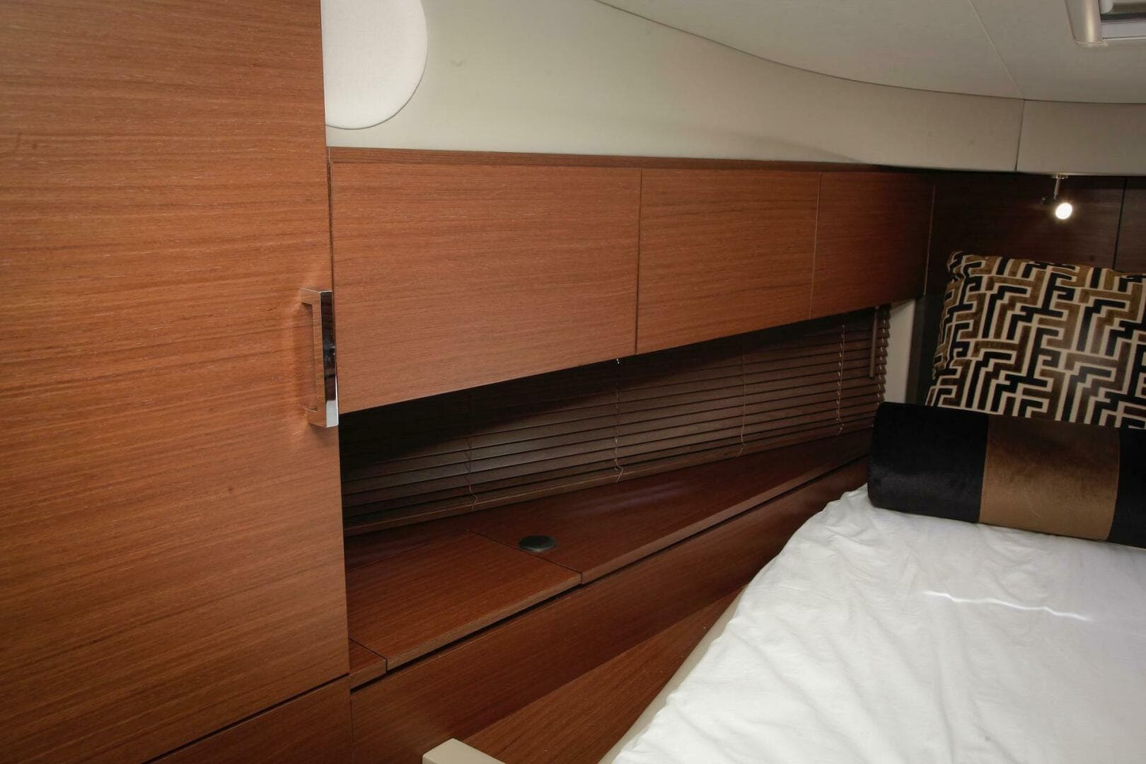 2016 Sea Ray 470 Sundancer