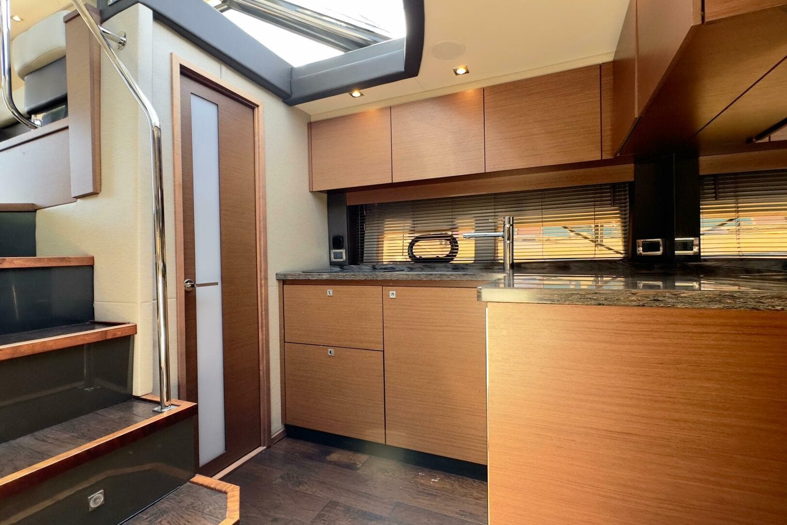 2016 Sea Ray 470 Sundancer