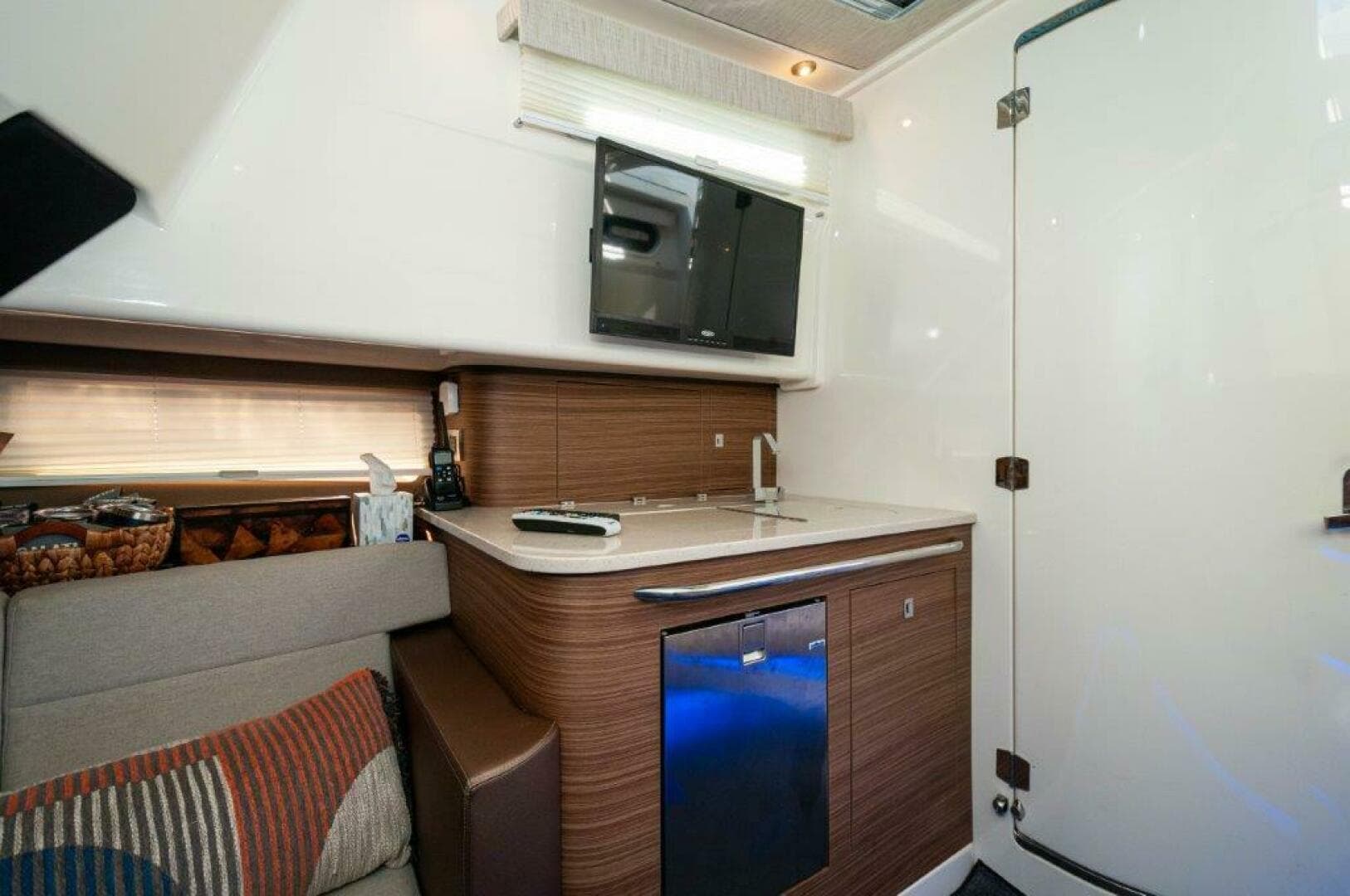 2018 42 Boston Whaler 420 Outrage The Tyder II Galley (1)