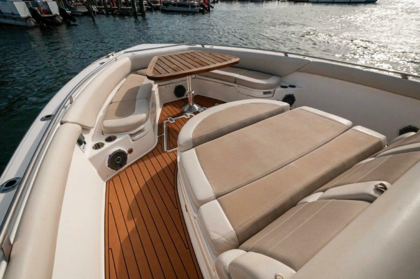 2018 42 Boston Whaler 420 Outrage The Tyder II Bow (1)