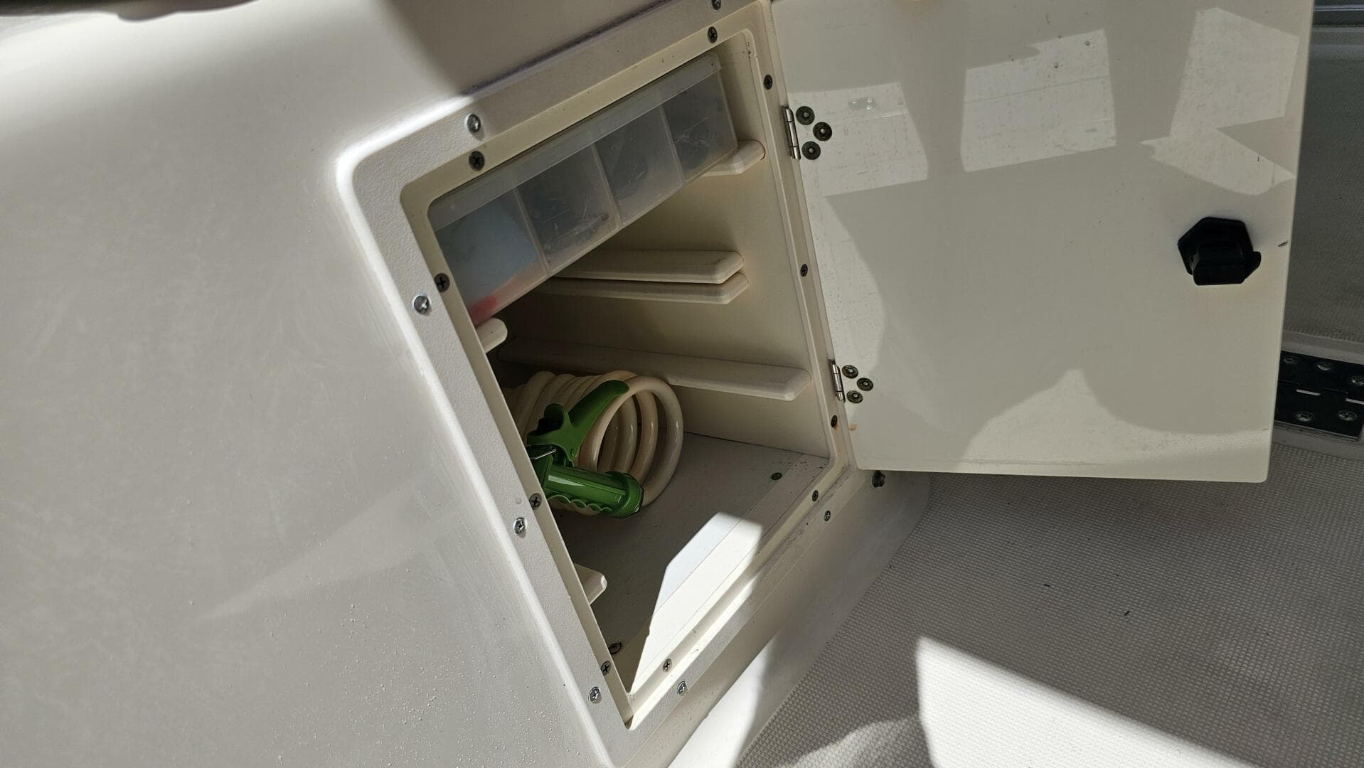 2004 Pursuit 3070 Offshore Express