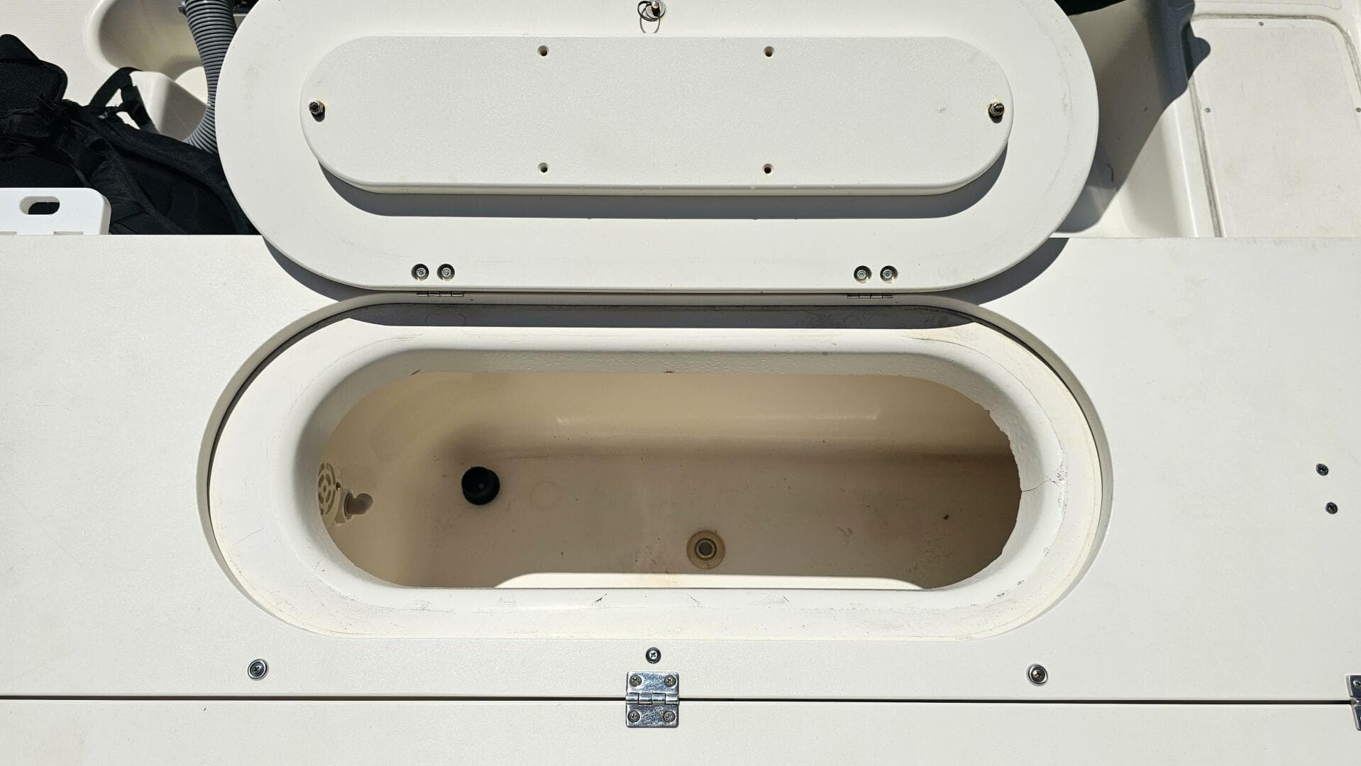 2004 Pursuit 3070 Offshore Express