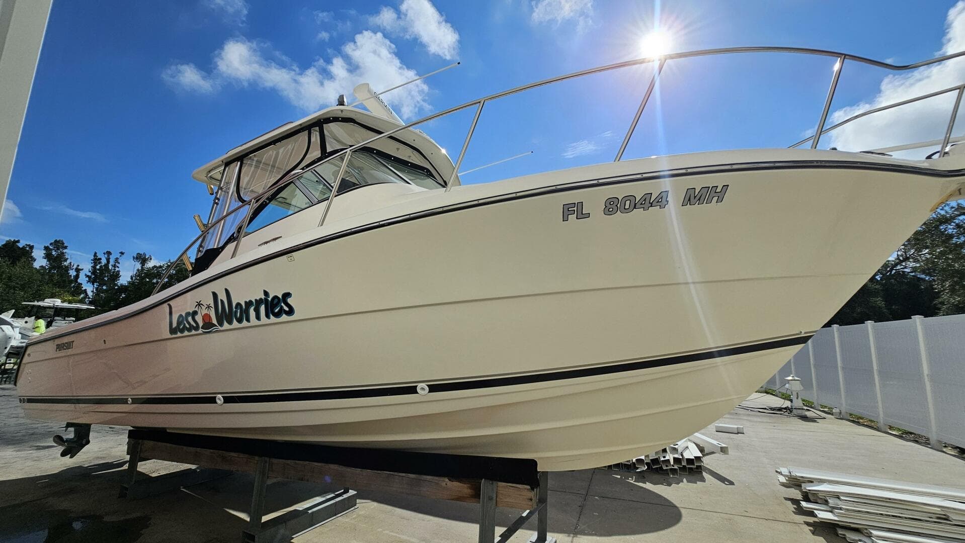 2004 Pursuit 3070 Offshore Express