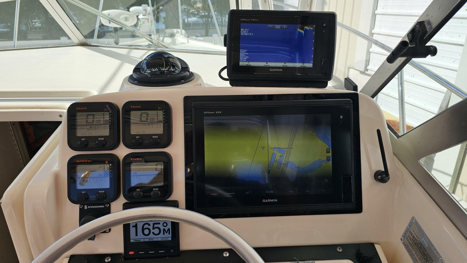 2004 Pursuit 3070 Offshore Express