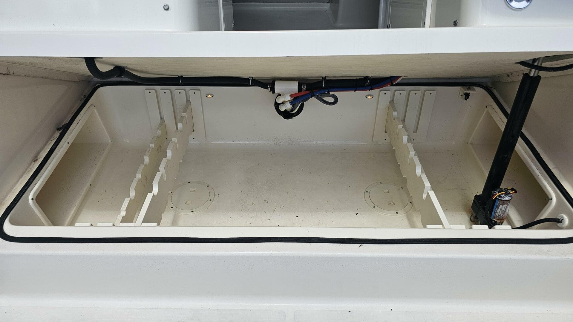 2004 Pursuit 3070 Offshore Express