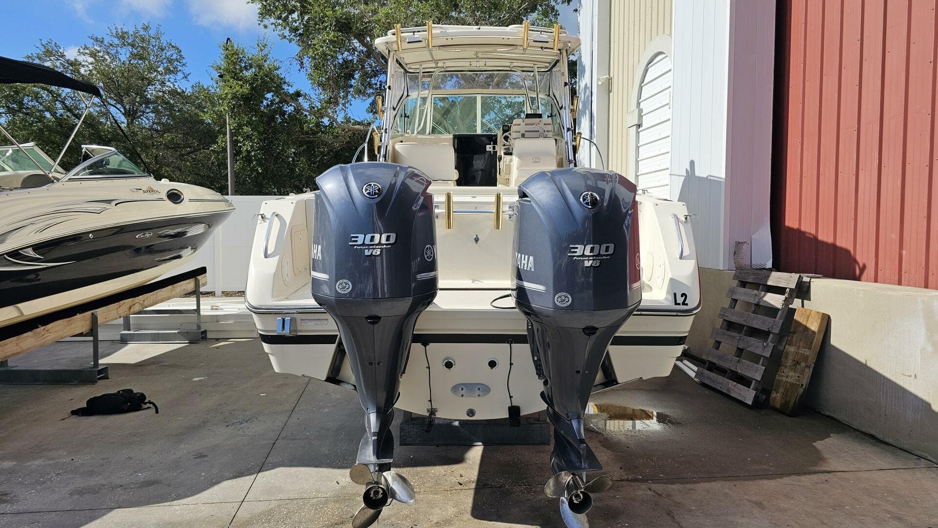 2004 Pursuit 3070 Offshore Express