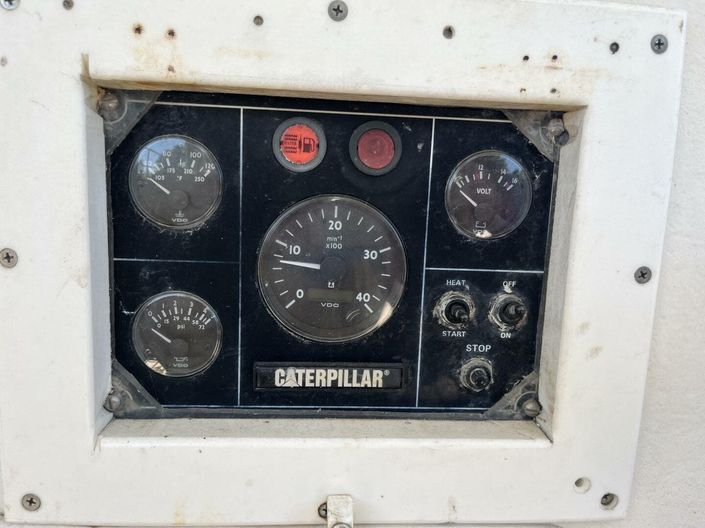 28' Ellis Lobster engine gauges