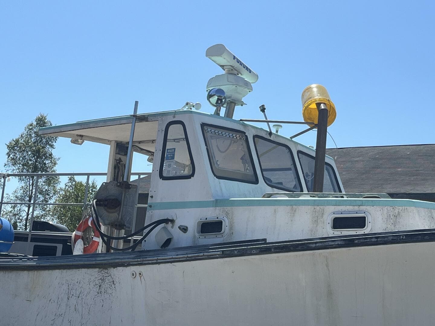 28' Ellis Lobster windshield and wheelhouse top
