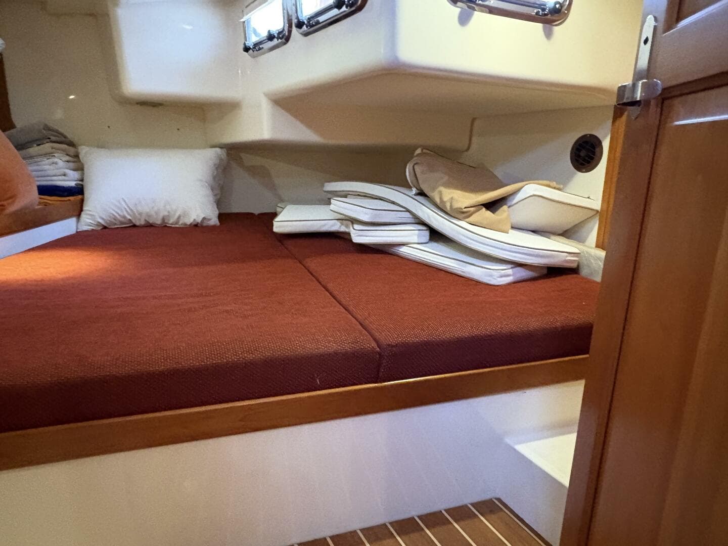 2007 Tartan 3700 CCR