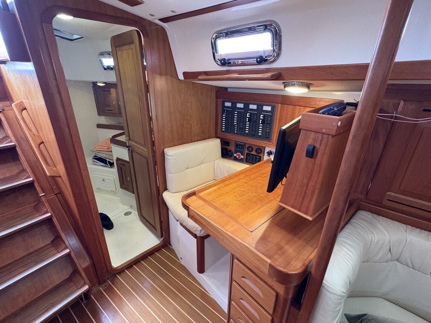 2007 Tartan 3700 CCR