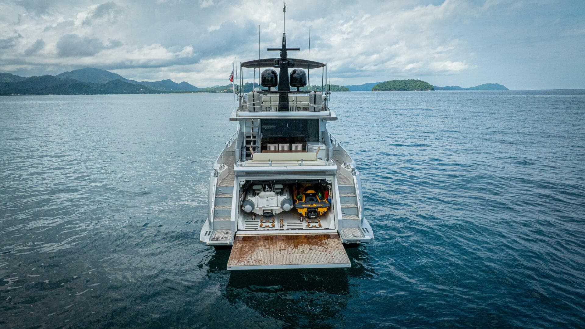 2017 Azimut 77 "Carpe Diem"