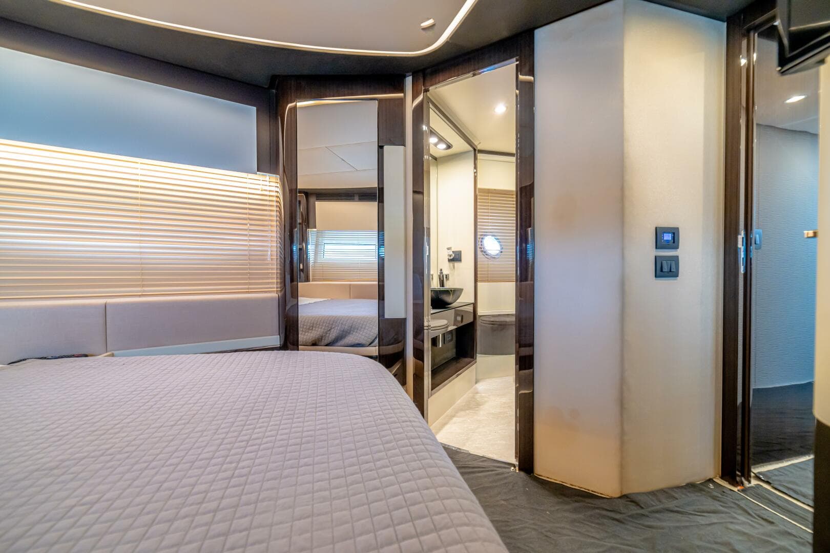 2017 Azimut 77 "Carpe Diem"