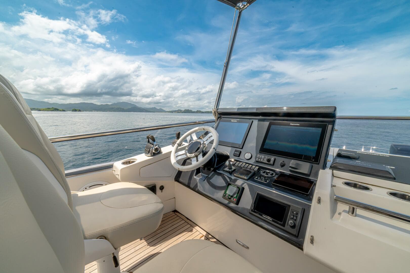2017 Azimut 77 "Carpe Diem"