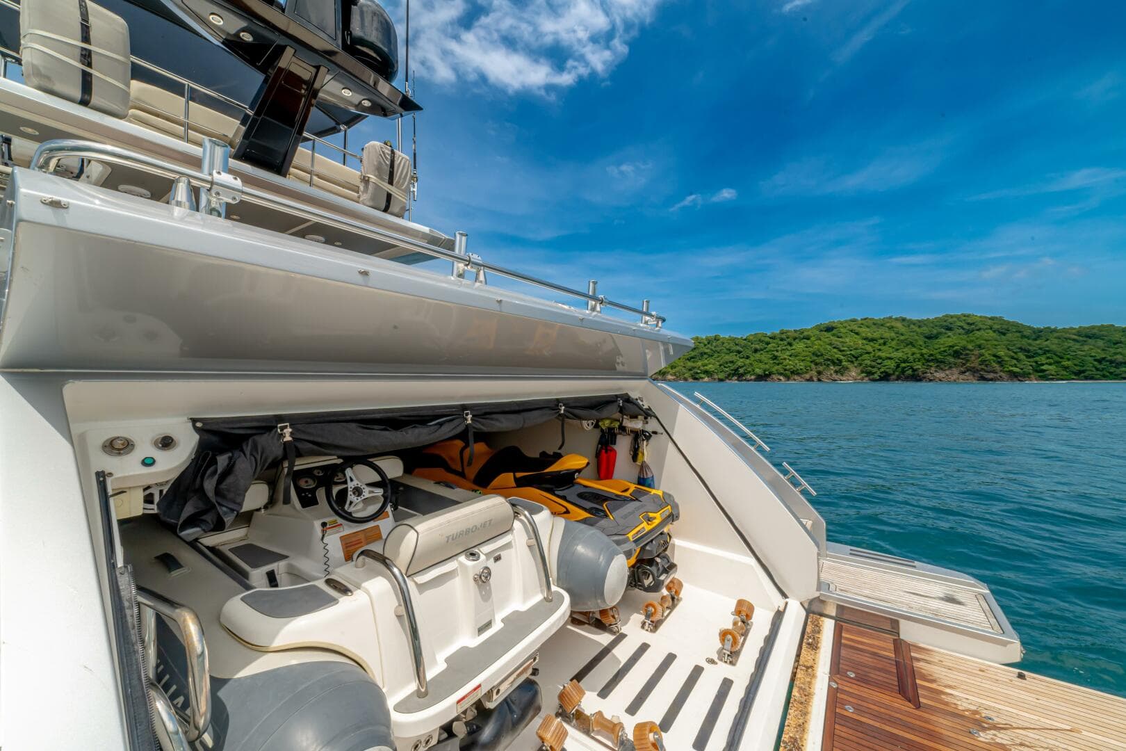 2017 Azimut 77 "Carpe Diem"