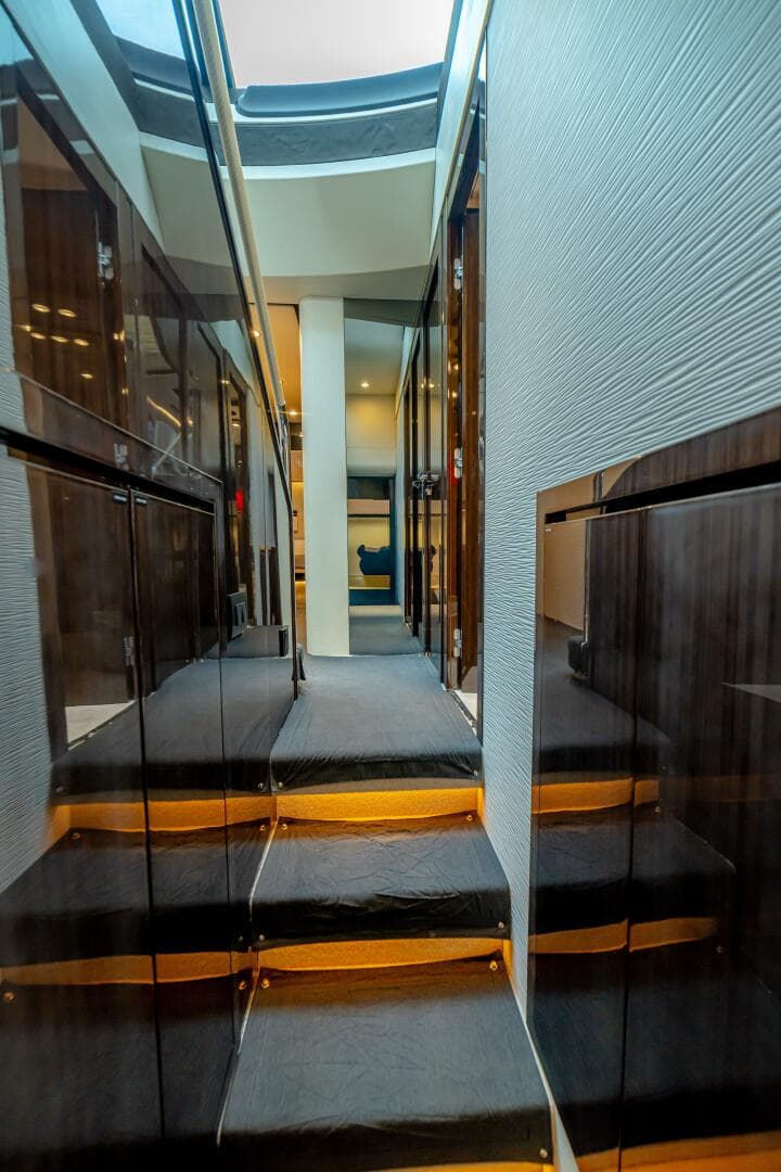 2017 Azimut 77 "Carpe Diem"