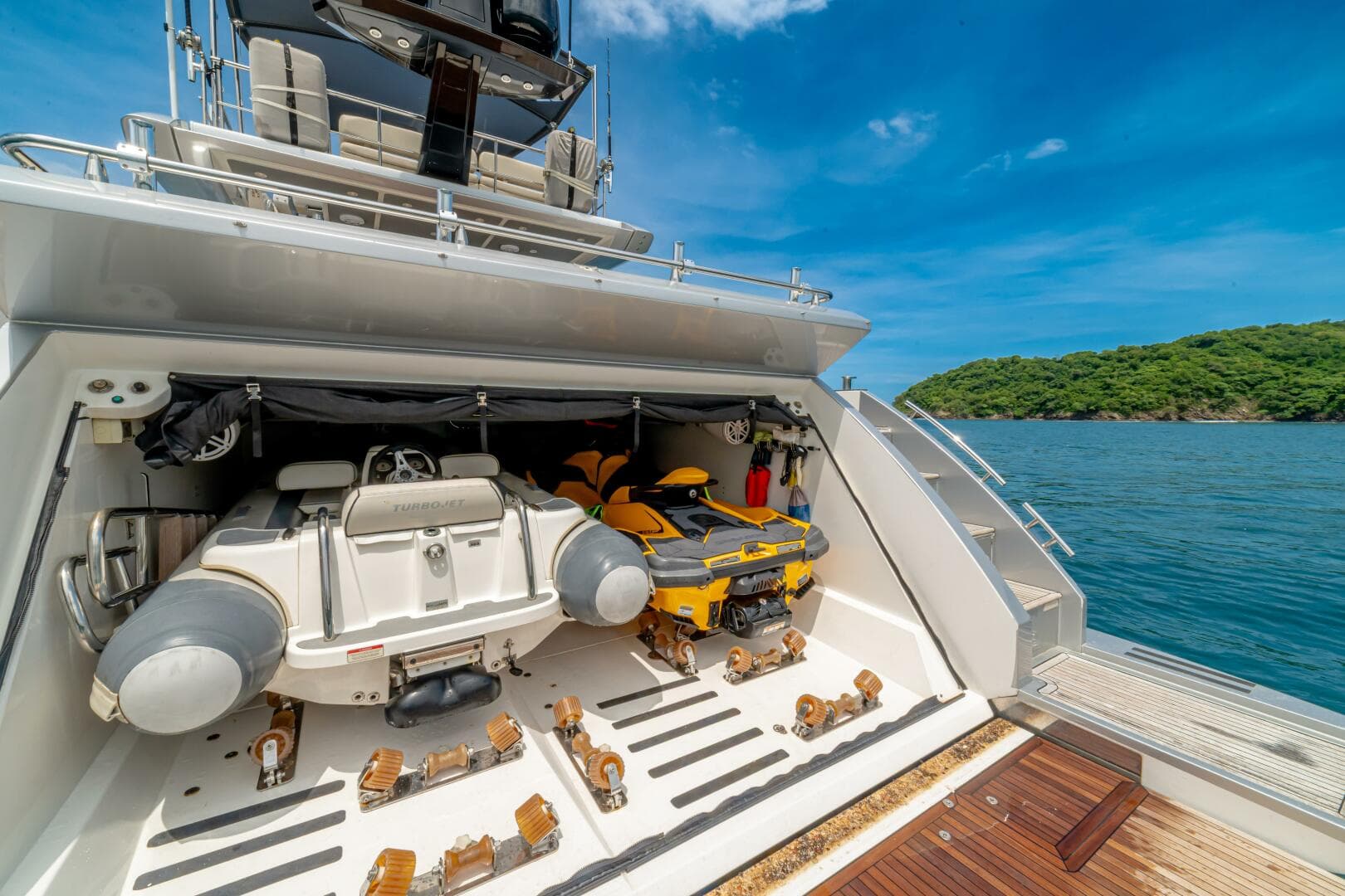 2017 Azimut 77 "Carpe Diem"