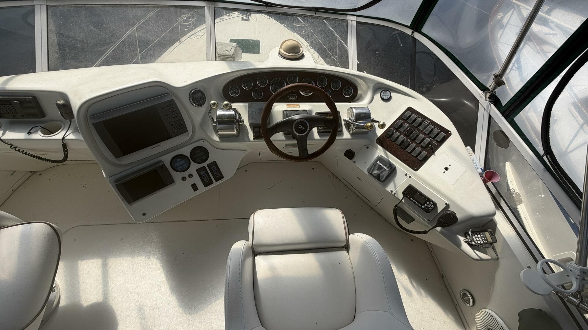 2000 Sea Ray 380 Aft Cabin