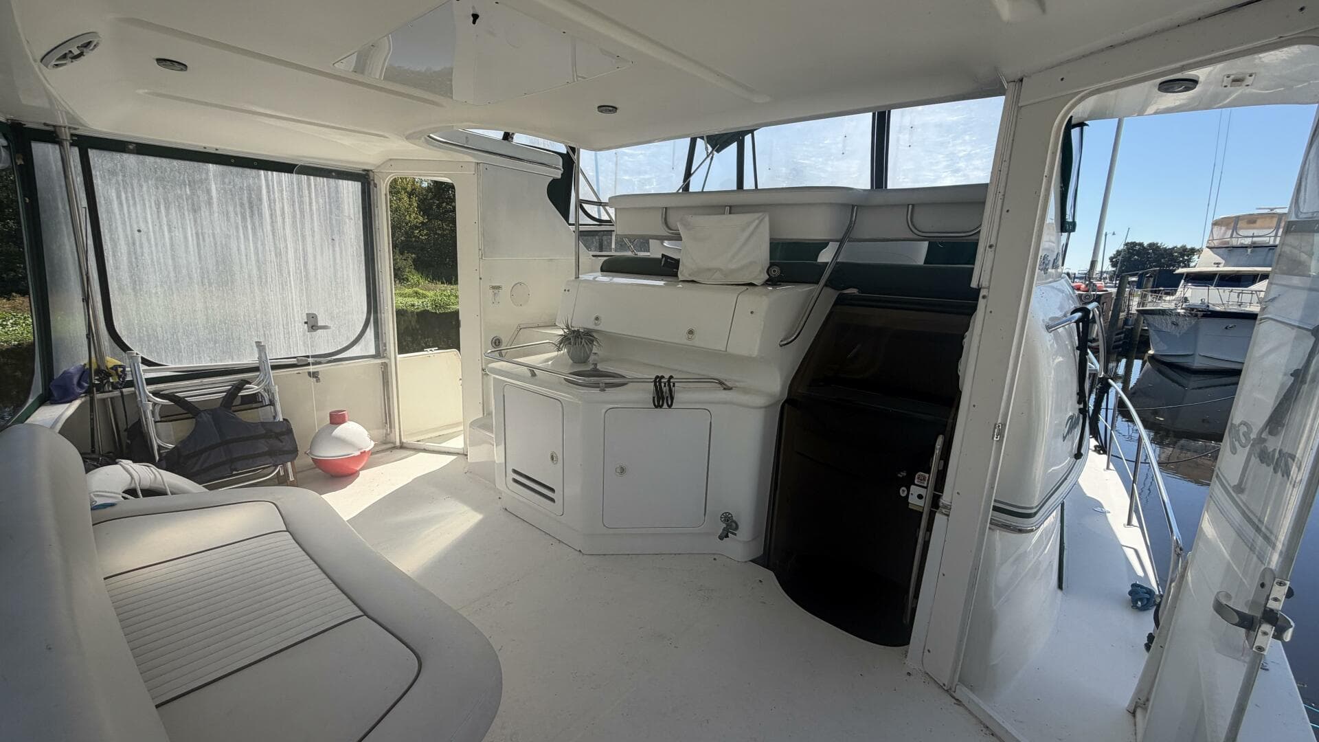 2000 Sea Ray 380 Aft Cabin