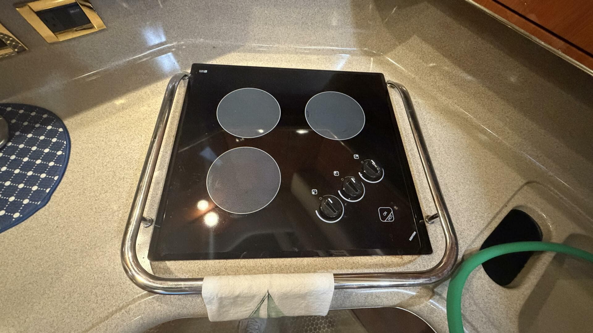 2000 Sea Ray 380 Aft Cabin