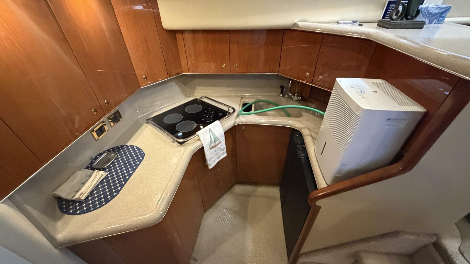 2000 Sea Ray 380 Aft Cabin
