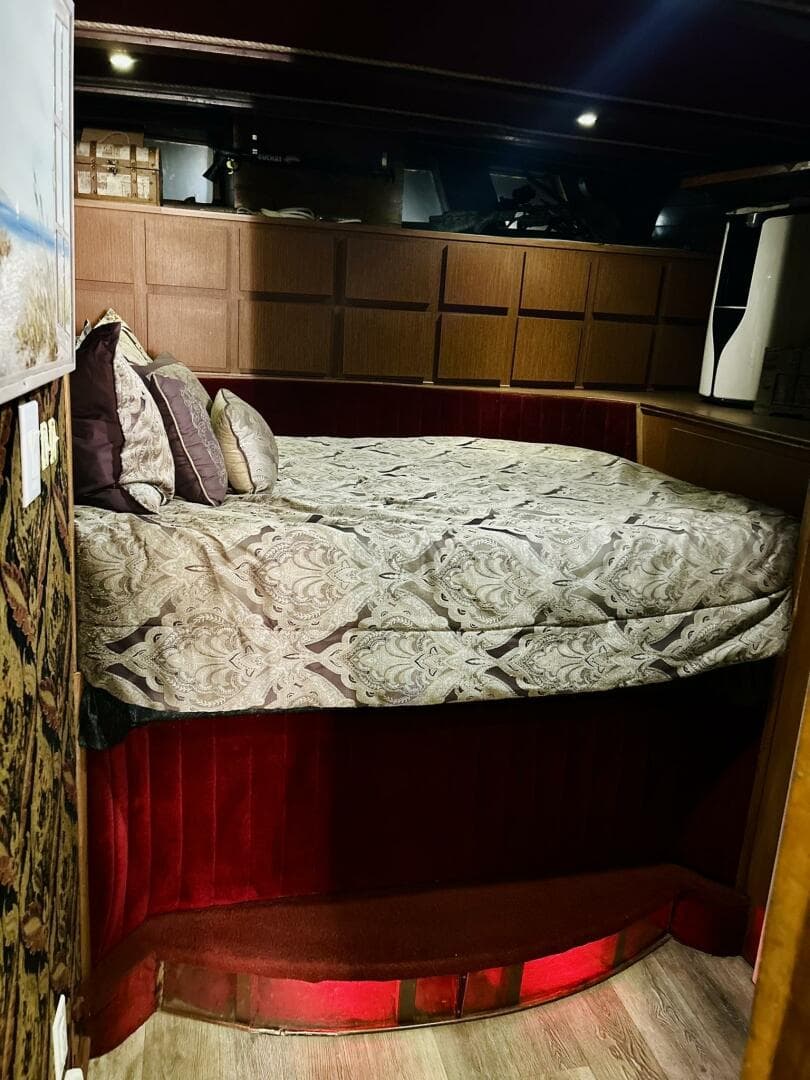 1977 Custom 80 Brigantine