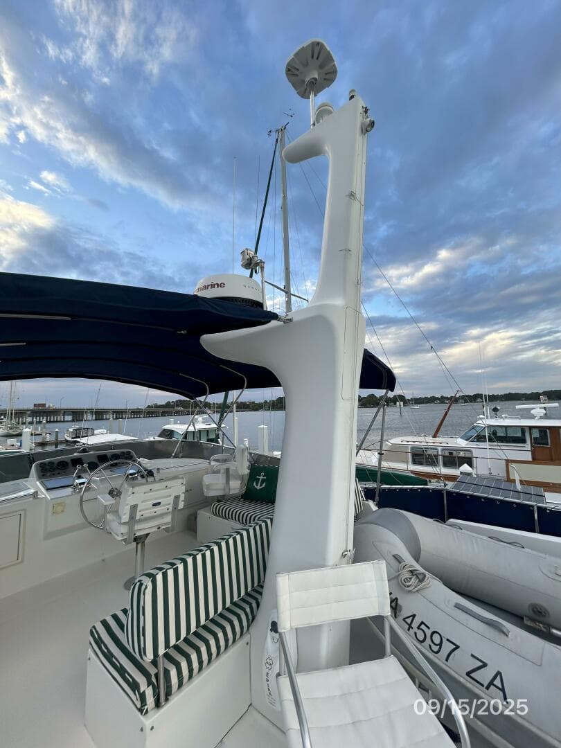 45' Ocean Alexander mast