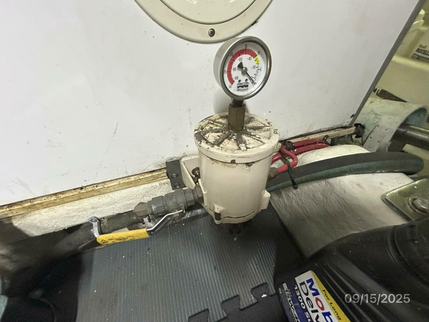 45' Ocean Alexander generator Racor fuel filter