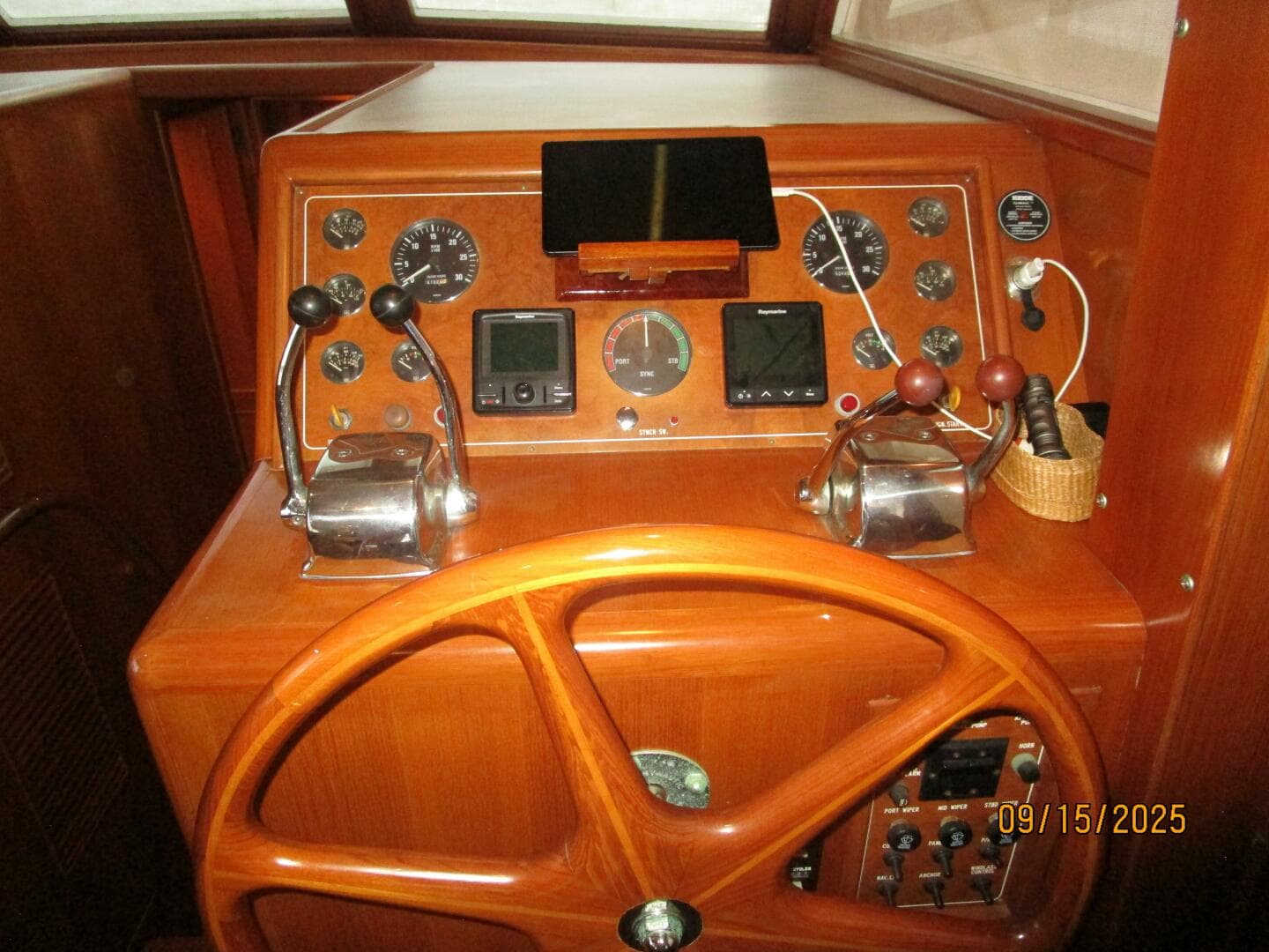 45' Ocean Alexander lower helm2