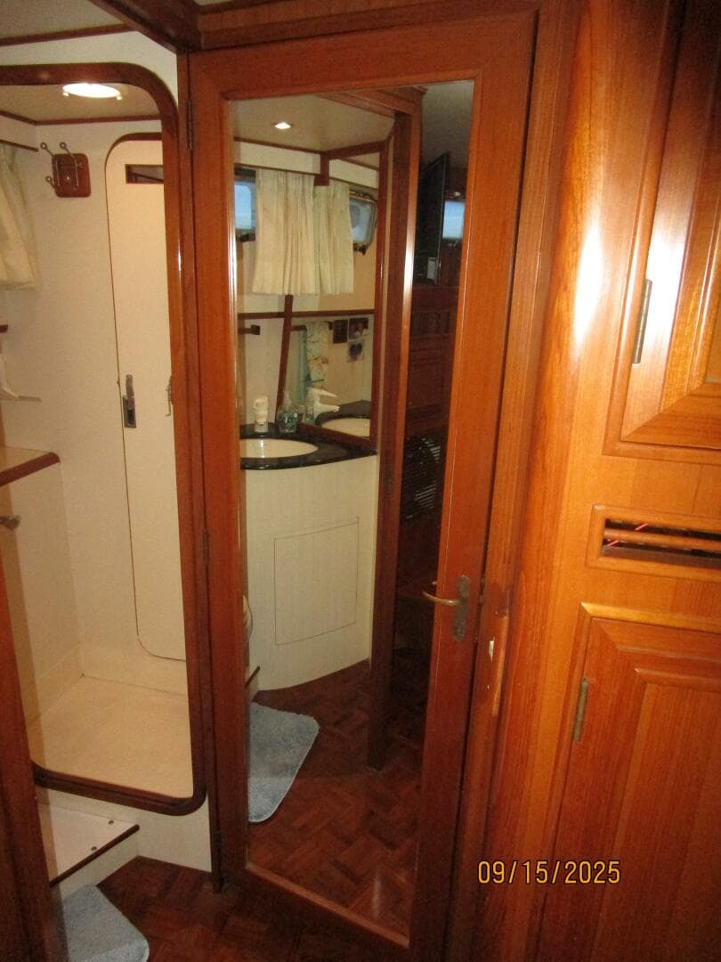 45' Ocean Alexander master stateroom mirror