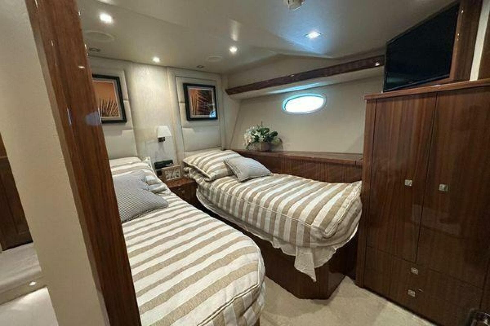 2019 Viking Motor Yacht