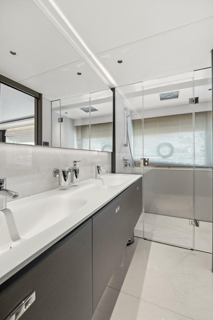 Princess Y95 JUST  PERFECT - VIP Stateroom Ensuite Head