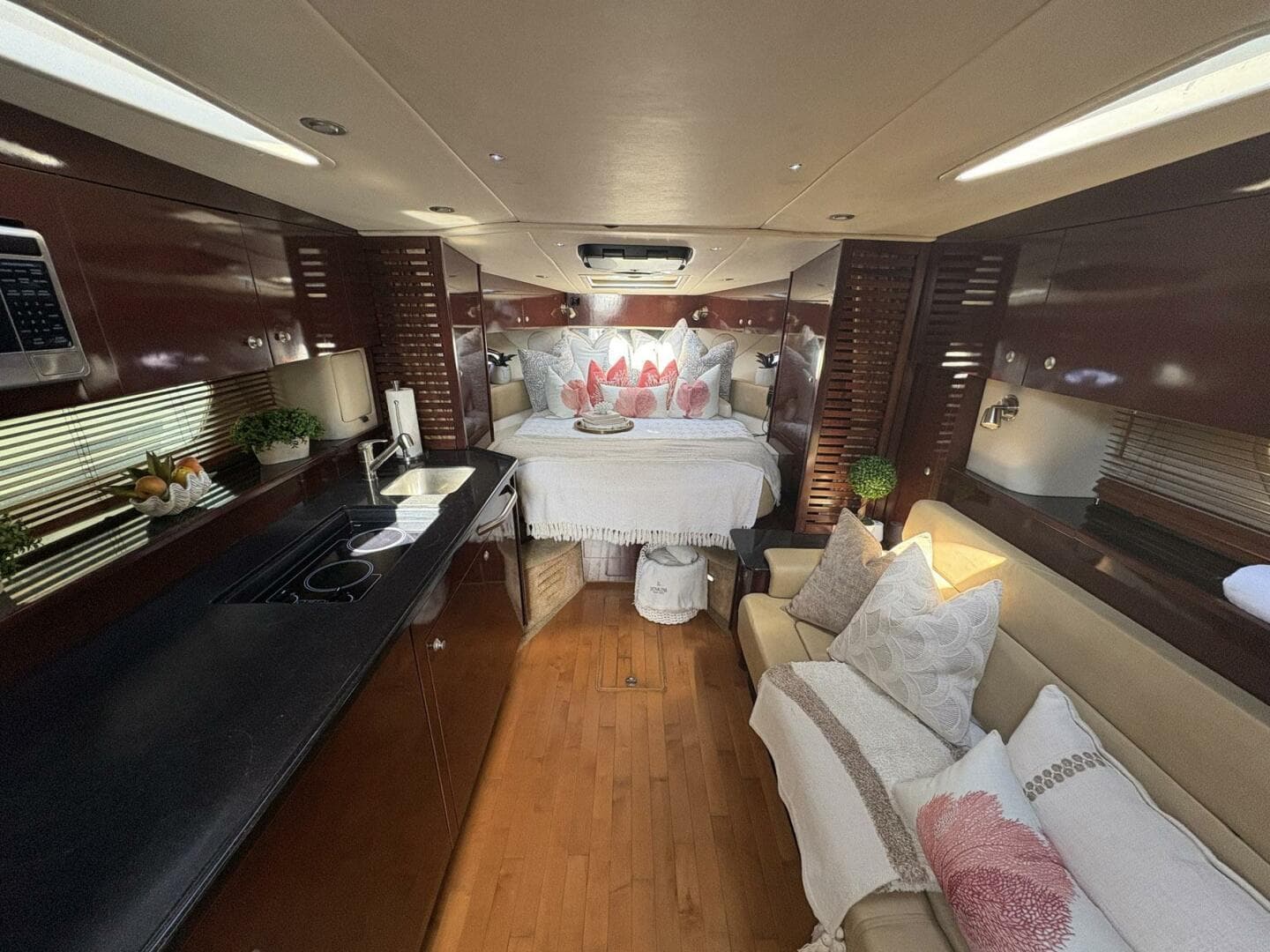 2009 Sea Ray 350 Sundancer