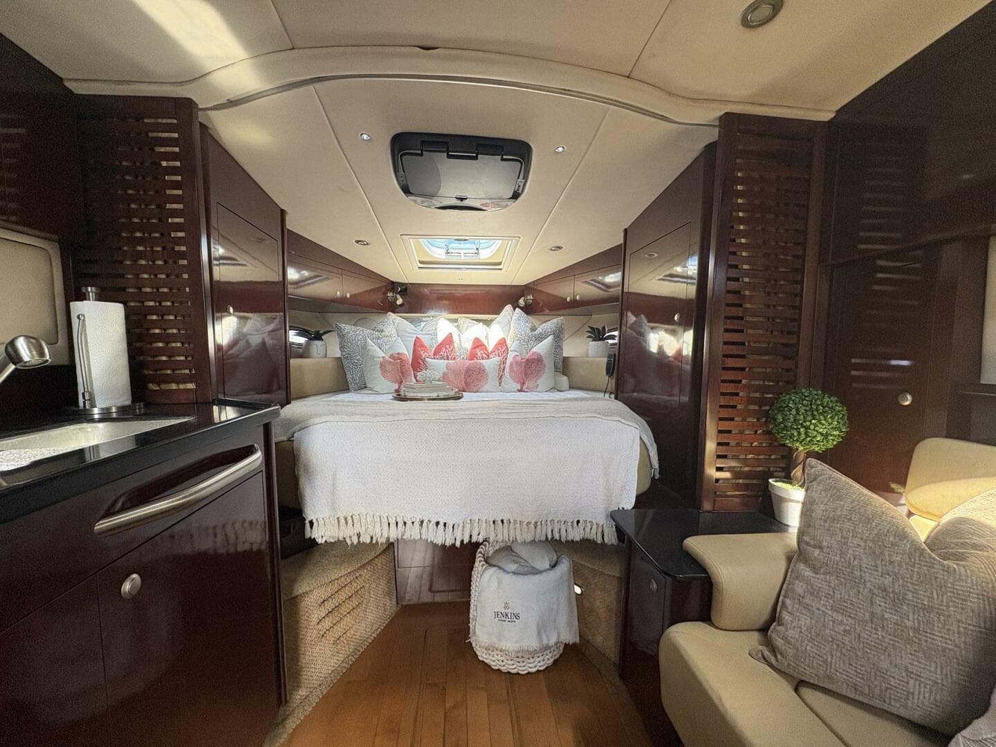 2009 Sea Ray 350 Sundancer