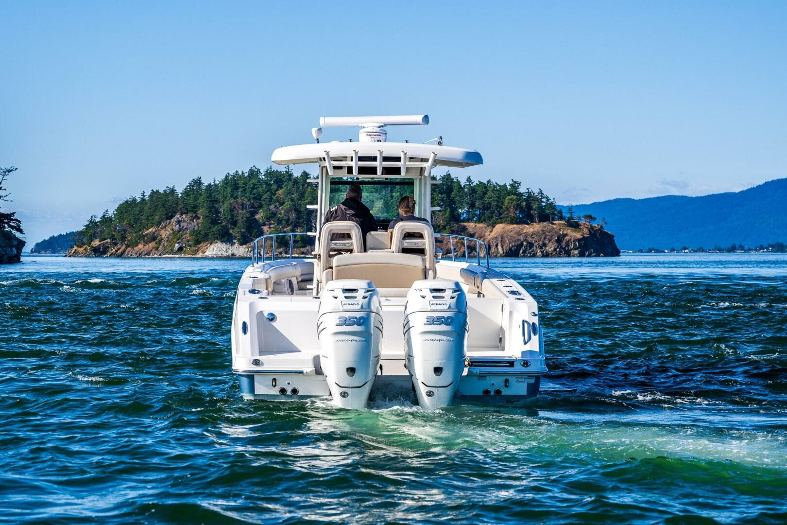 2017 Boston Whaler 330 Outrage