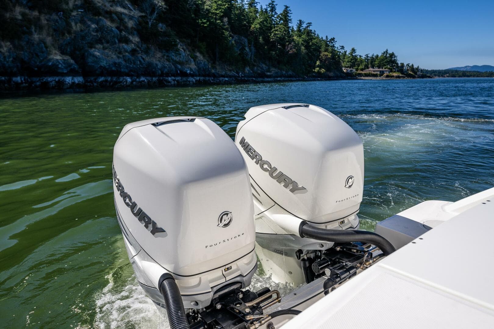 2017 Boston Whaler 330 Outrage