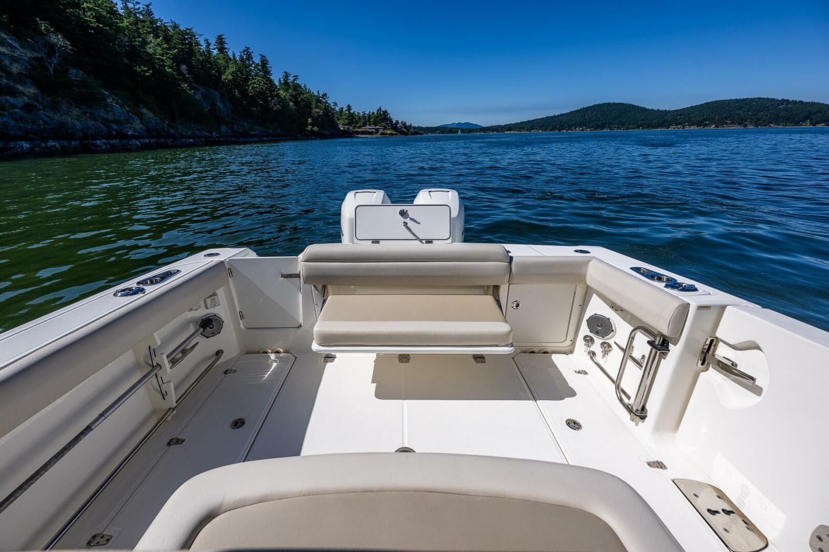 2017 Boston Whaler 330 Outrage