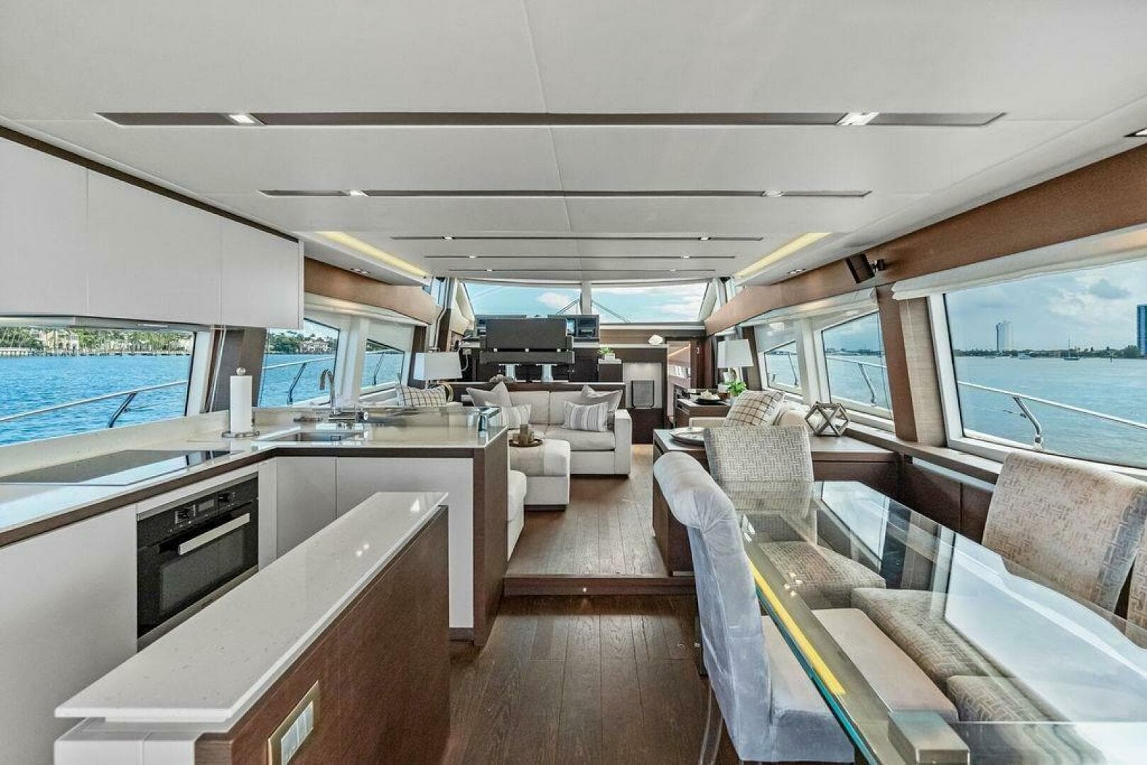 2016 Prestige 750