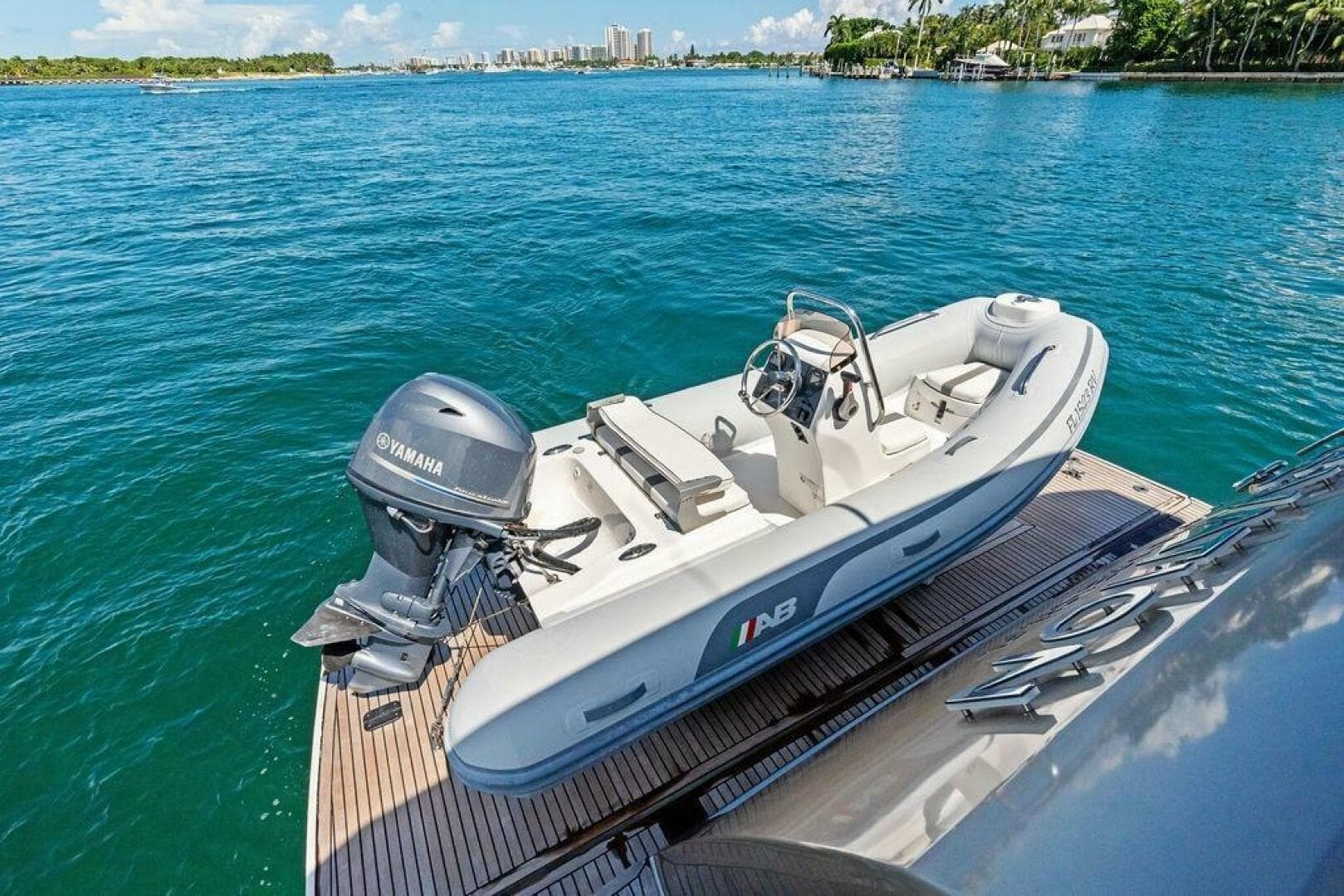 2016 Prestige 750