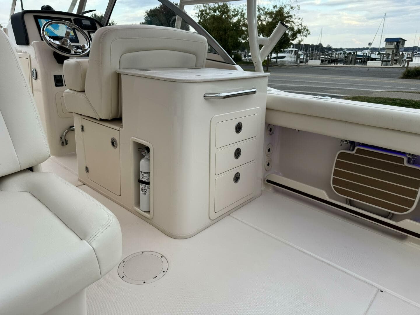 2023 Grady-White Freedom 255