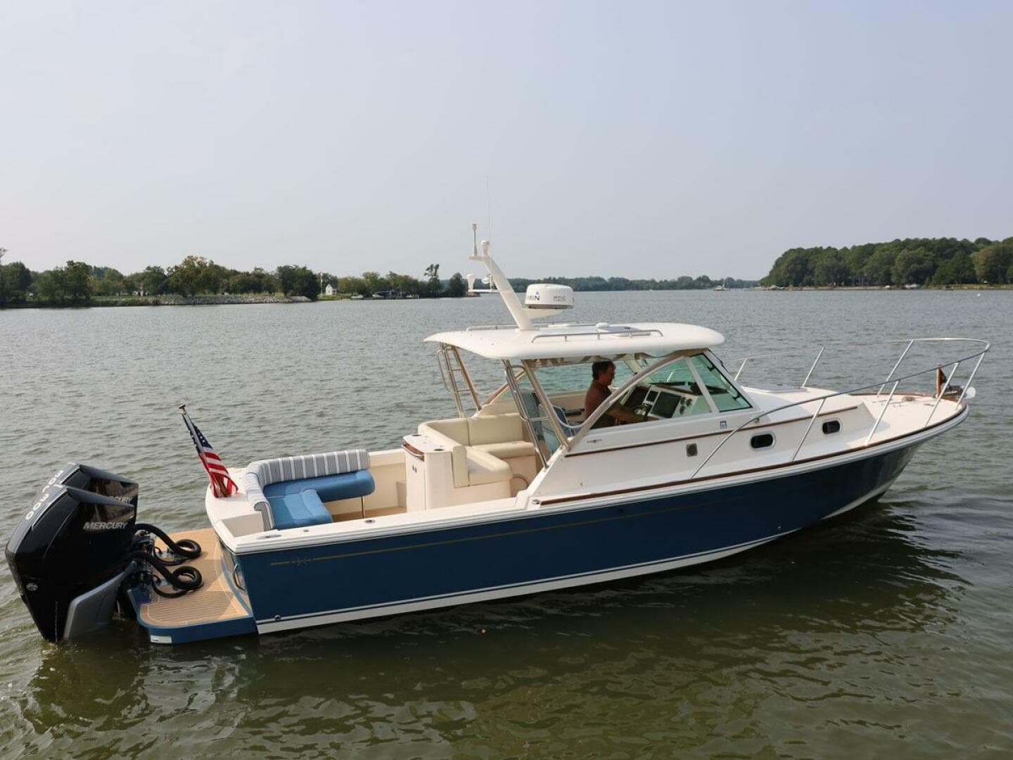 Starboard Beam With Twin L Settees 