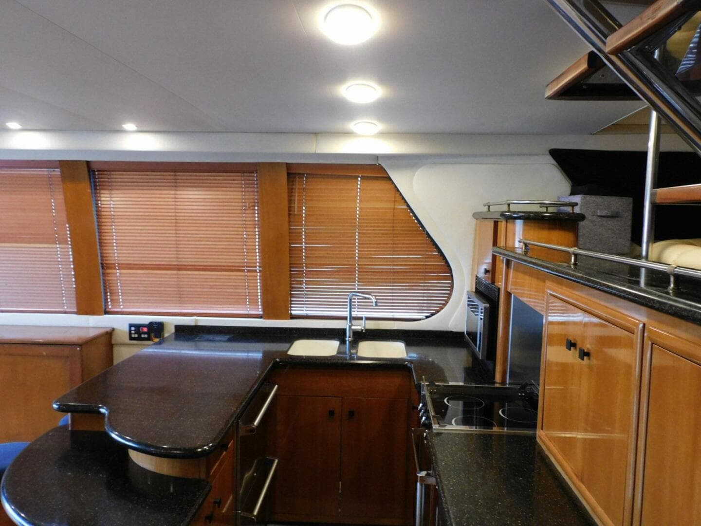 2002 Carver 570 Voyager Pilothouse
