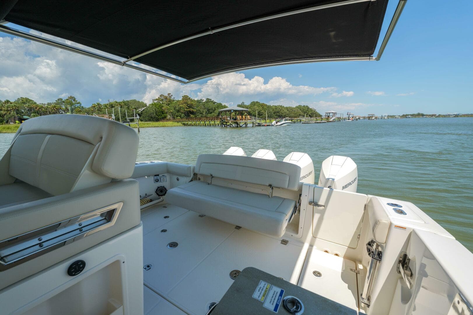 Boston Whaler 380 Realm- Cockpit Seating 