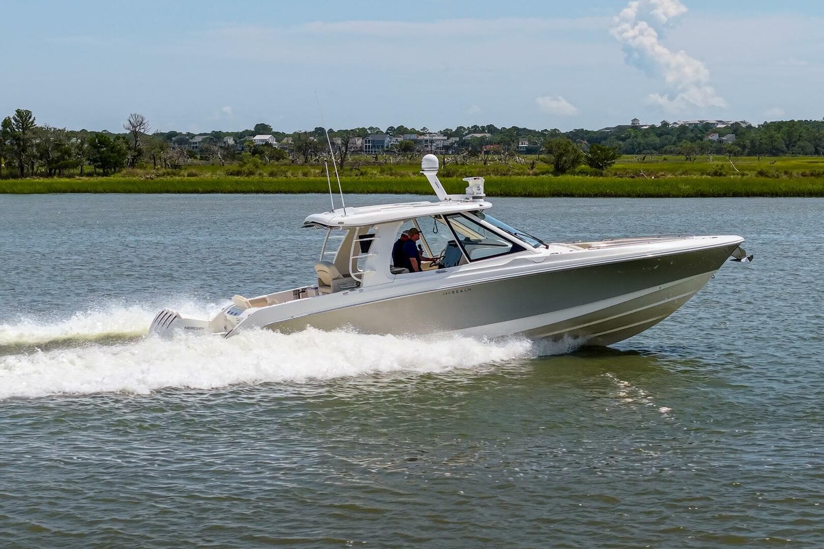 Boston Whaler 380 Realm- Running Profile