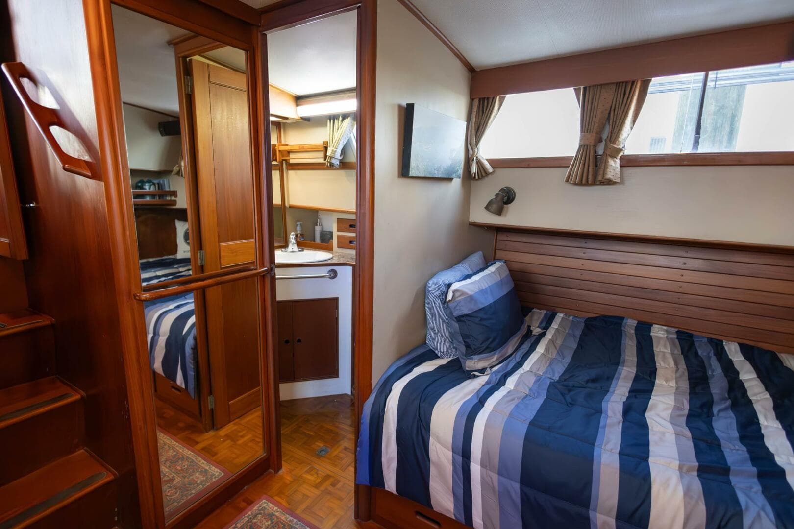 1985 Grand Banks Classic