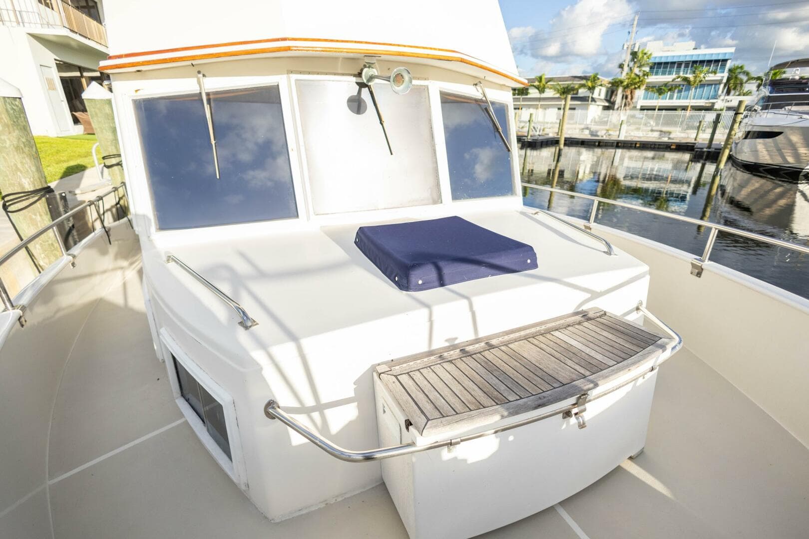 1985 Grand Banks Classic