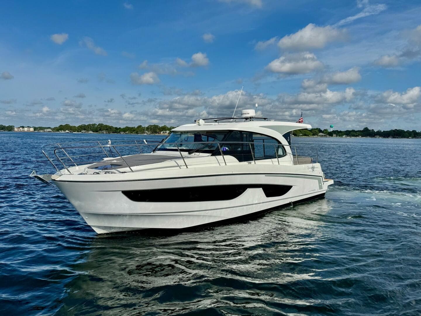 2024 Beneteau Antares 11Forward Port Quarter