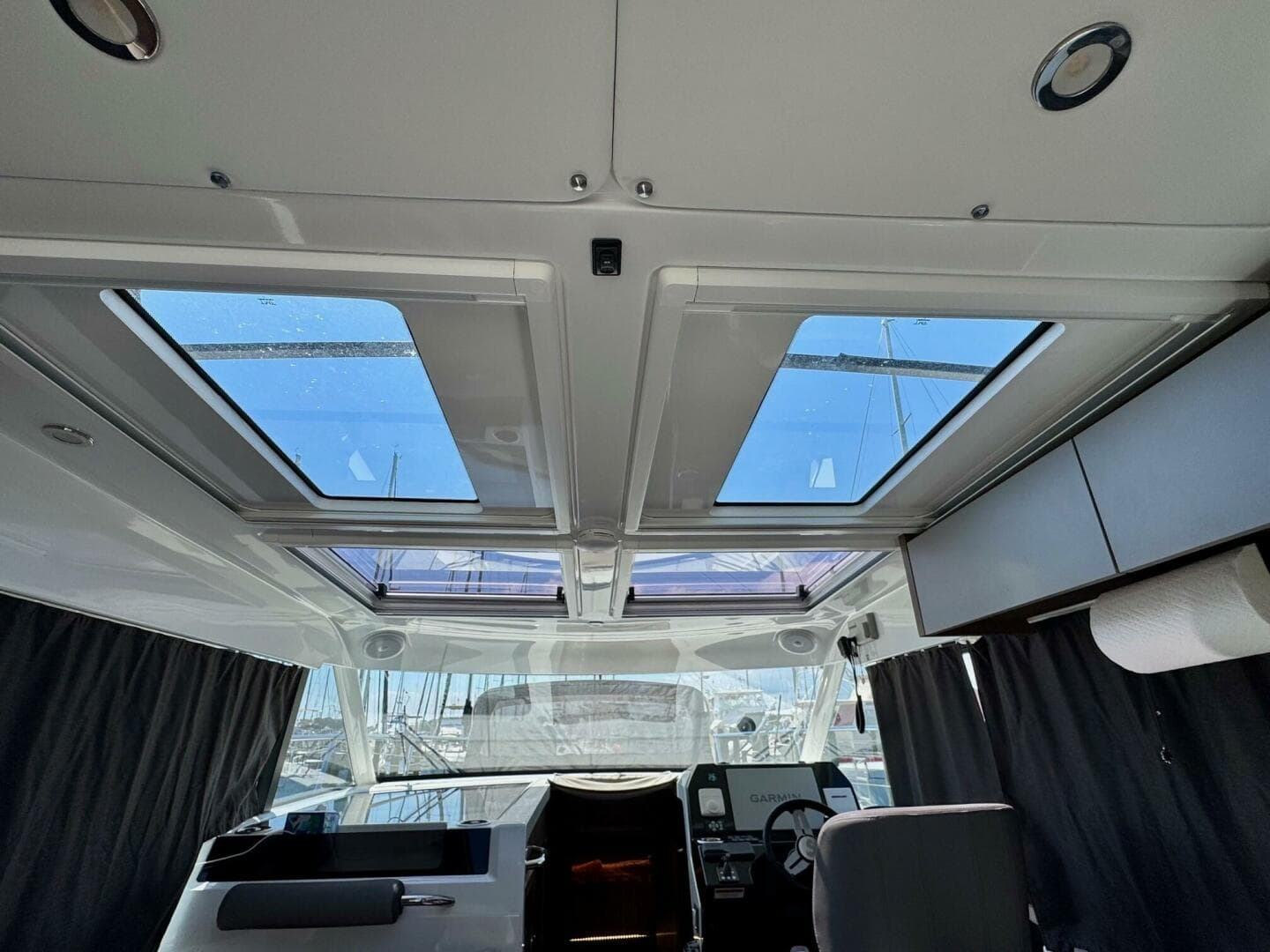 2024 Beneteau Antares 11Salon