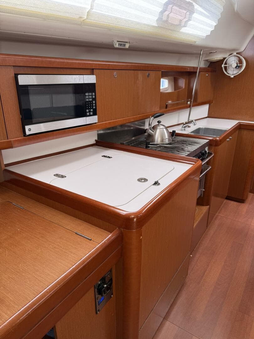 2012 Beneteau 43